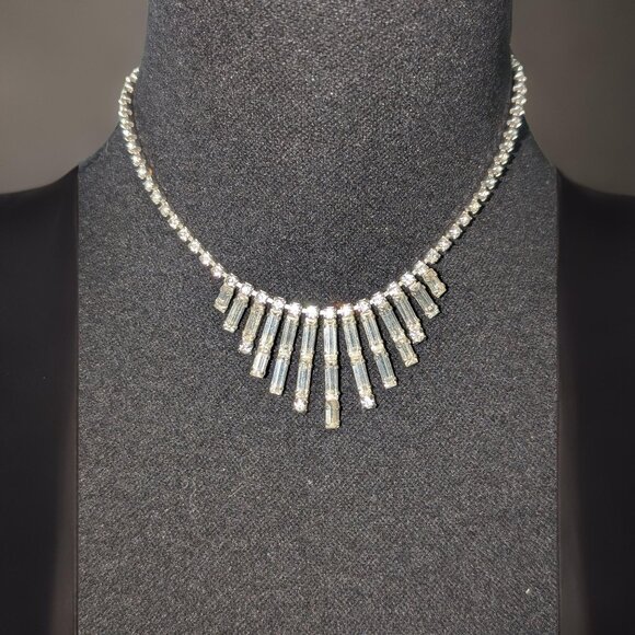 1954 Vintage Hook and Extender Rhinestone and Glass Wedding Party Necklace - Picture 1 of 6